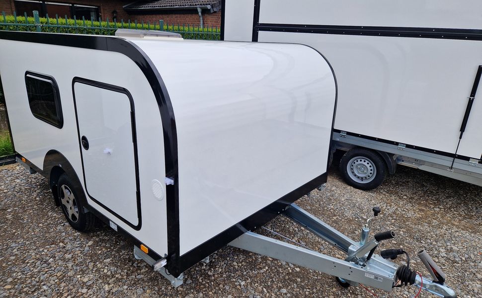 Mini Caravan Cargo Base Camp M+ wild 290cm Alufelgen 2 Fenster 100km/H 800kg