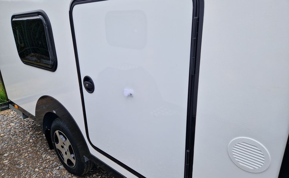 Mini Caravan Cargo Base Camp M+ wild 290cm Alufelgen 2 Fenster 100km/H 800kg