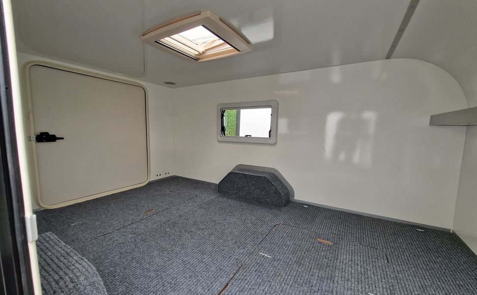 Mini Caravan Cargo Base Camp M+ wild 290cm Alufelgen 2 Fenster 100km/H 800kg