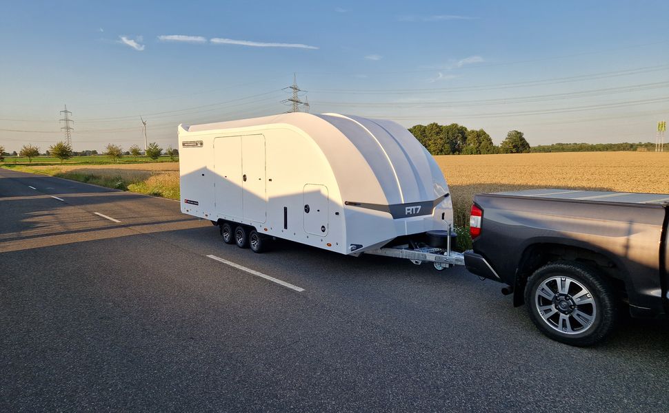 BJT Race Transporter 7 397-6023-35-3-10-W 600x228x189cm weiß RR APL Alufelgen Tridem 3500kg Aktion