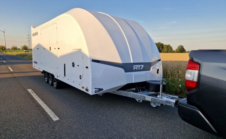 BJT Race Transporter 7 397-6023-35-3-10-W 600x228x189cm weiß RR APL Alufelgen Tridem 3500kg Aktion