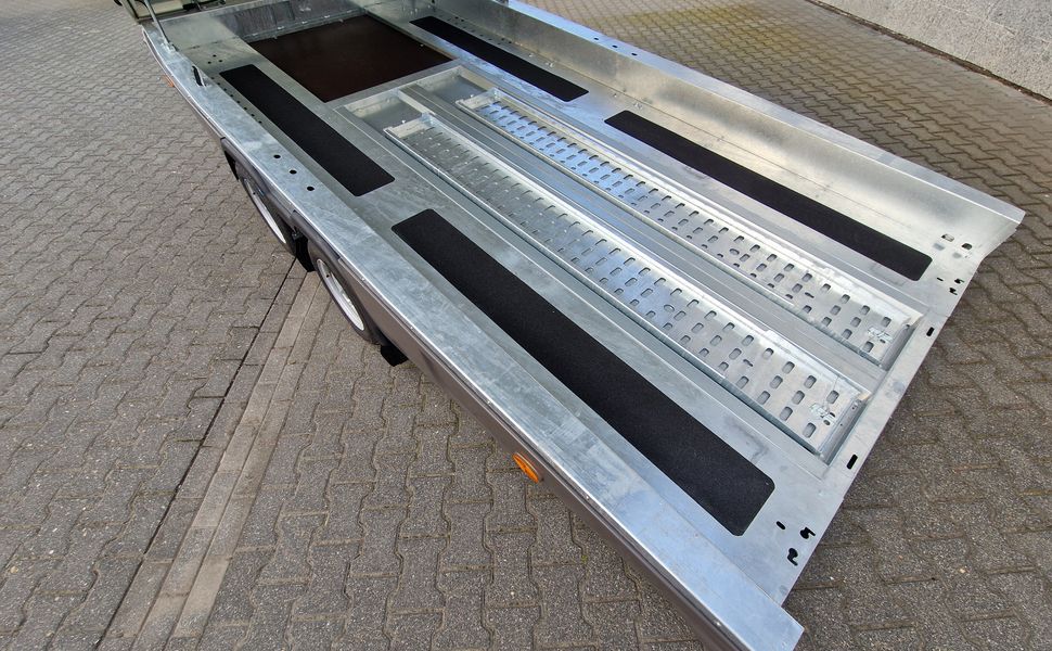 BJT Race Shuttle 2 300-4319-26-12 430x195x160cm ankippbar 2600kg