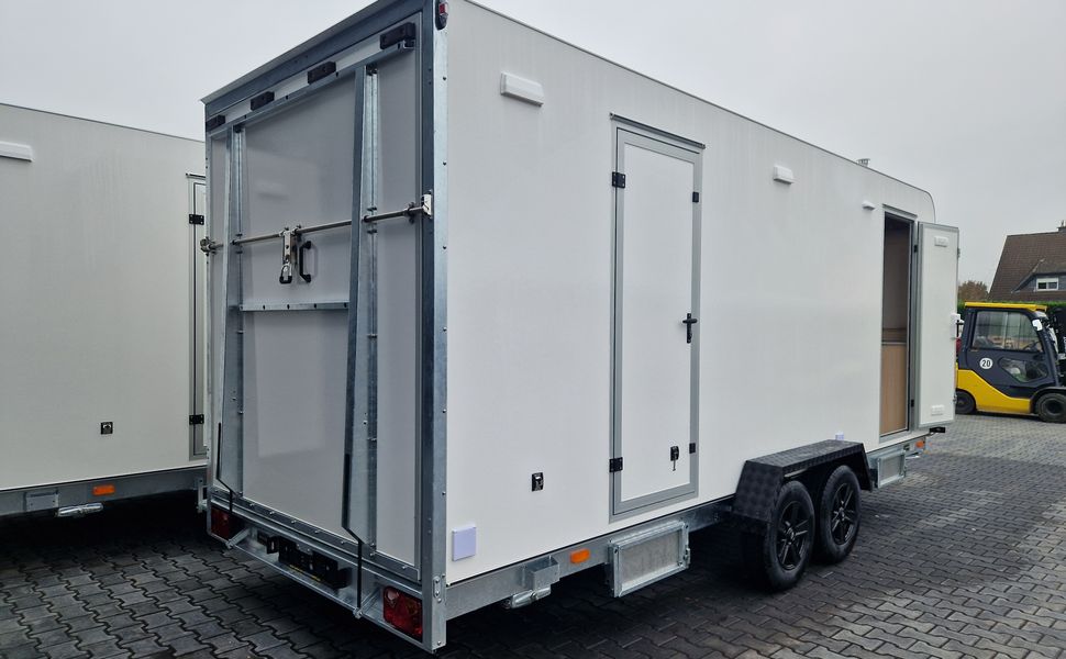 Koffer Sport Camp TFS 550.01 550x200x210cm Laderaum 250cm Seitentür & Wohnabteil 2700kg 100km/H