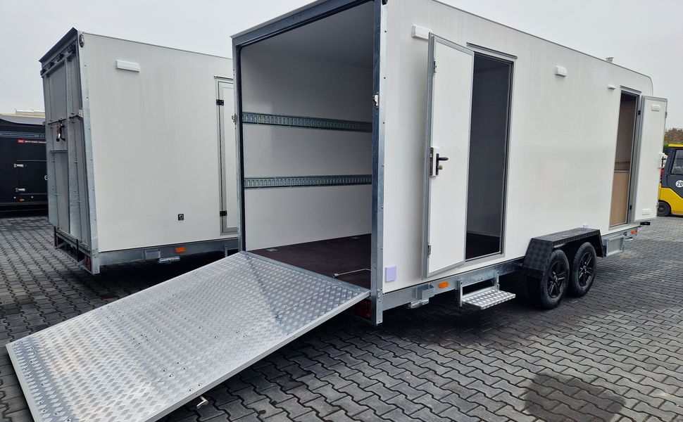 Koffer Sport Camp TFS 550.01 550x200x210cm Laderaum 250cm Seitentür & Wohnabteil 2700kg 100km/H
