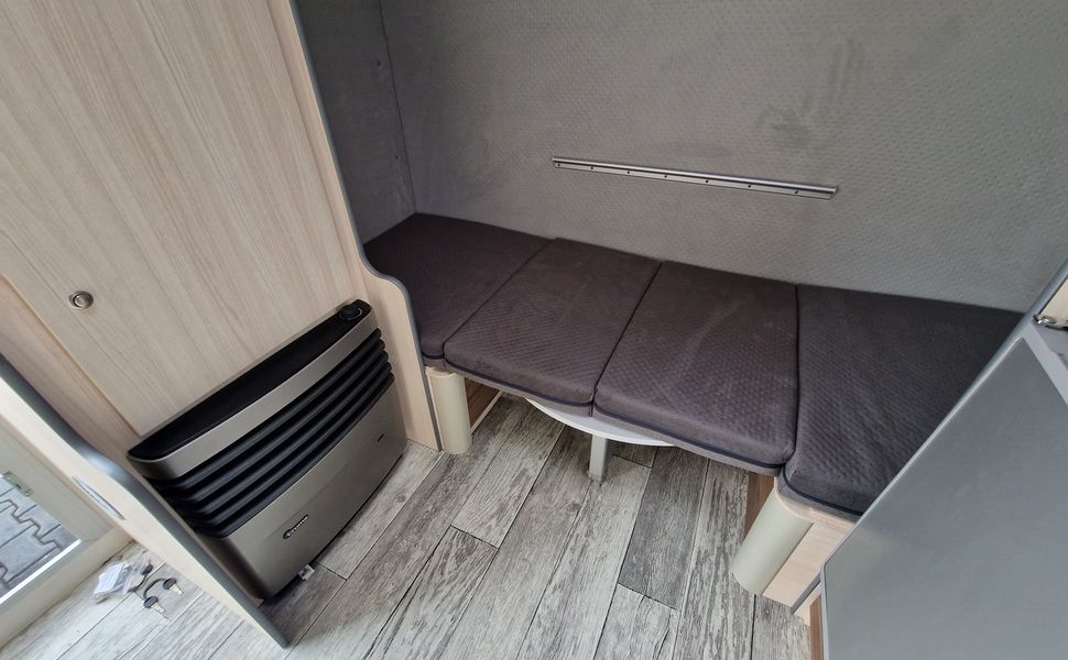 Koffer Sport Camp TFS 550.01 550x200x210cm Laderaum 250cm Seitentür & Wohnabteil 2700kg 100km/H