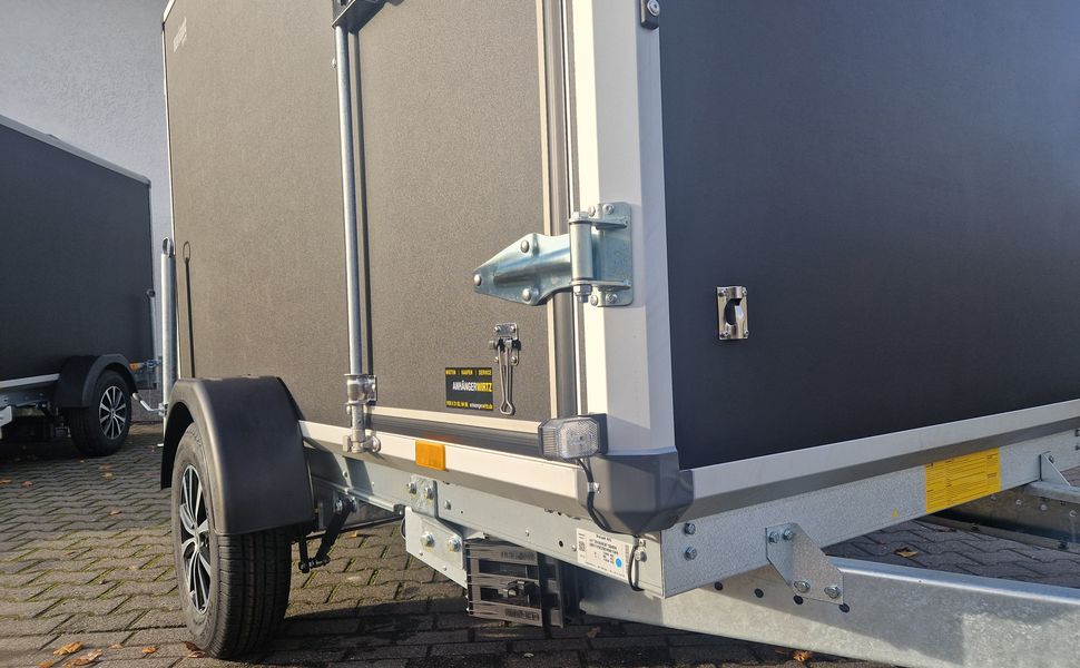Variant C1315 C2 Edition black 258x148x157cm Alufelgen Seitentür 1350kg 100km/H black deal