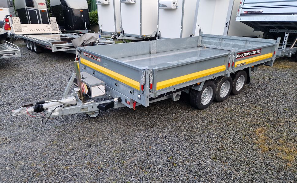 Brian James Trailer CarGO Tipper 2 elektrisch 360x195x30cm Stahlbordwände Pendel 12″ Tridem 3,5t on