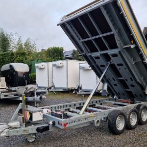 Brian James Trailer CarGO Tipper 2 elektrisch 360x195x30cm Stahlbordwände Pendel 12" Tridem 3,5t on