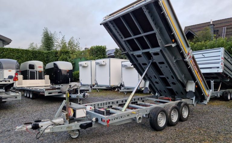 Brian James Trailer CarGO Tipper 2 elektrisch 360x195x30cm Stahlbordwände Pendel 12″ Tridem 3,5t on