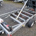 Brian James Trailer CarGO Tipper 2 elektrisch 360x195x30cm Stahlbordwände Pendel 12″ Tridem 3,5t on
