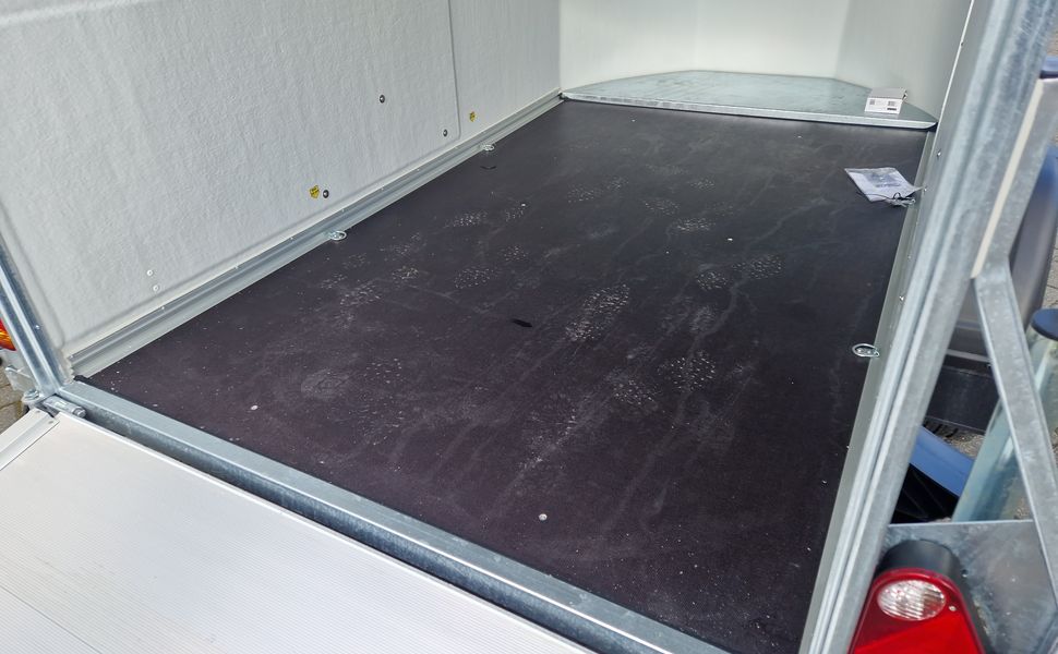 Debon Cargo 1300 300x152x168cm white Seitentür Alufelgen Pullman 100km/H 1300kg