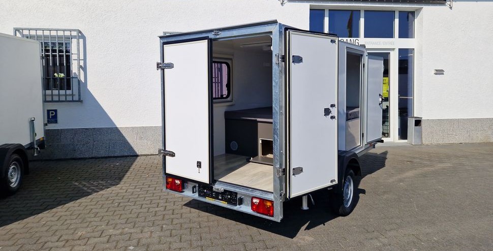 Kargo Camp TFS S Midi 320x150x150cm aero LUX Bett Fenster Seitentür Dachluke Strom 750kg Bremse