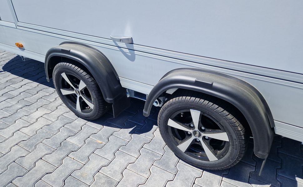 Cargo Roadster 1000 480x200x206cm Poly weiß Seitenklappen Premium Car Pullman 3500kg 100km/H 2026