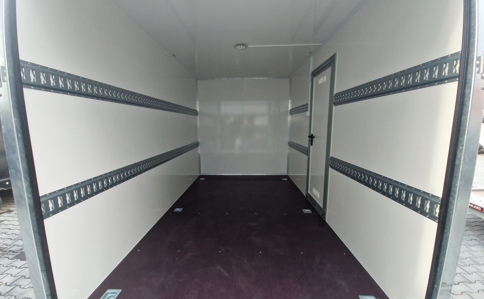 Koffer Sport Camp TFS 600.01 600x200x210cm Premium Laderaum 300cm Seitentür Wohnabteil 3000kg 100km/