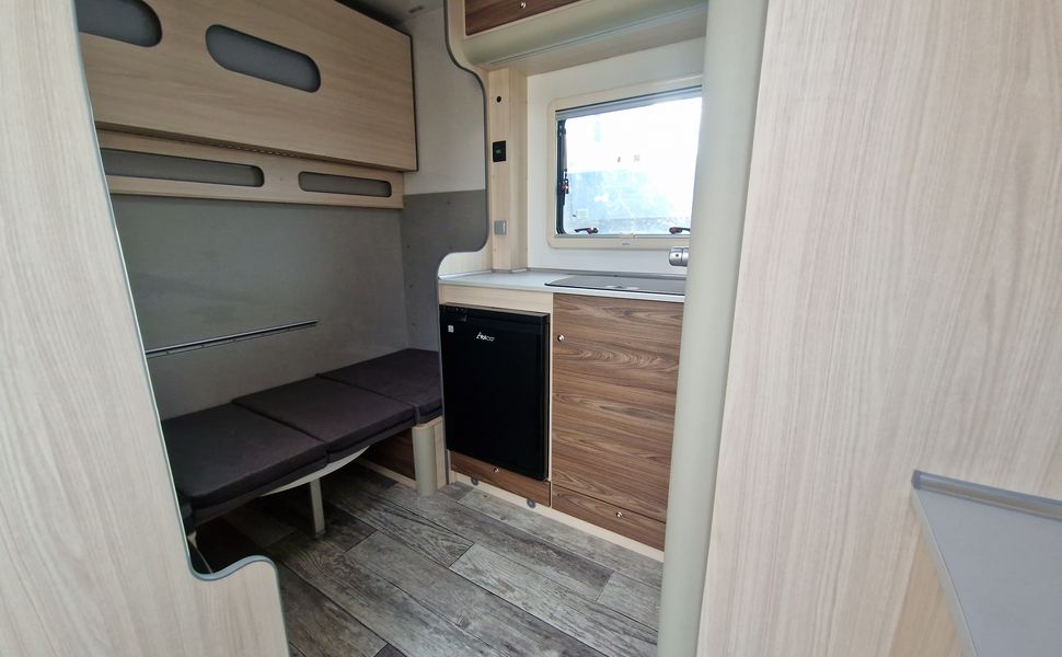 Koffer Sport Camp TFS 600.01 600x200x210cm Premium Laderaum 300cm Seitentür Wohnabteil 3000kg 100km/