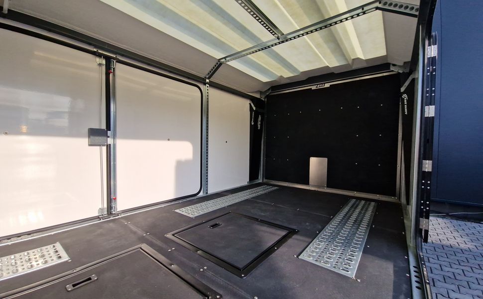 BJT Race Transporter 7 397-5523-35-3-10-B 550×230 cm black RR Tridem Alufelgen 3500