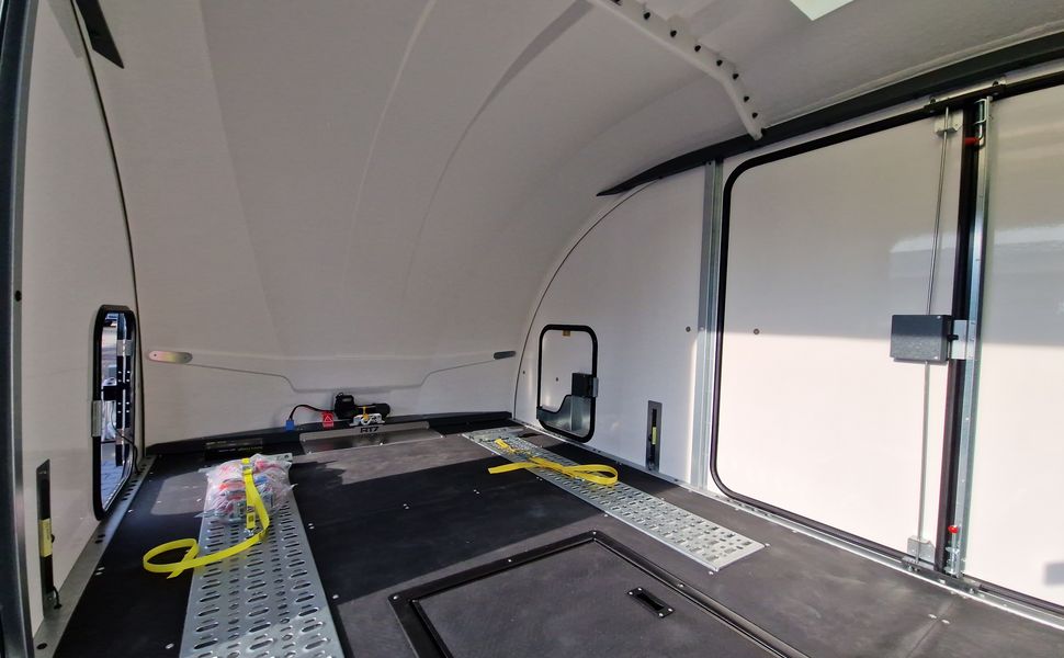 BJT Race Transporter 7 397-5523-35-3-10-B 550×230 cm black RR Tridem Alufelgen 3500