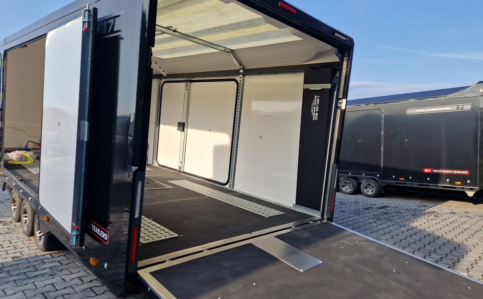BJT Race Transporter 7 397-5523-35-3-10-B 550×230 cm black RR Tridem Alufelgen 3500