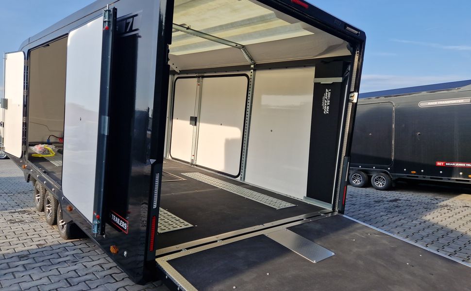 BJT Race Transporter 7 397-5523-35-3-10-B 550×230 cm black RR Tridem Alufelgen 3500
