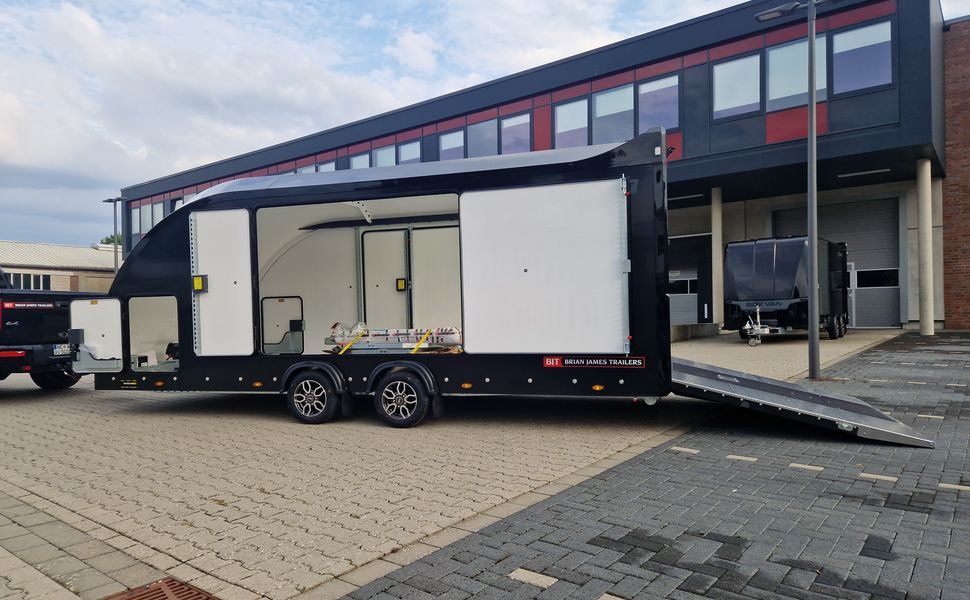 BJT Race Sport 550x210x188cm blackline E Winde Kamera 3500kg