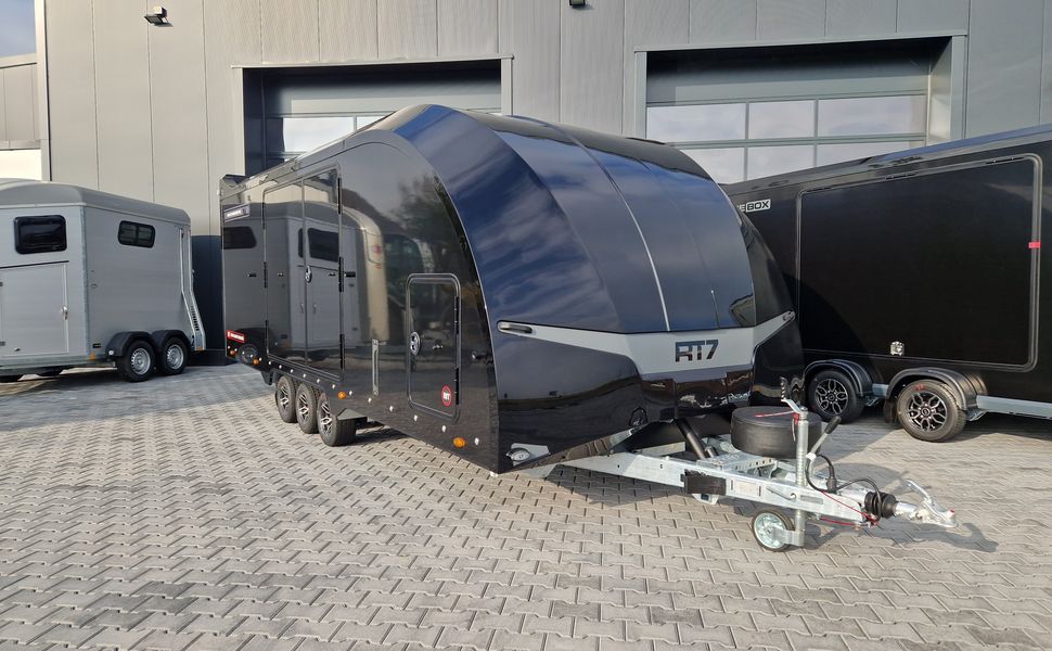BJT Race Transporter 7 397-6023-35-3-10-B 600x228cm Premium Stauraum Kamera RR 230V Tridem 3500kg