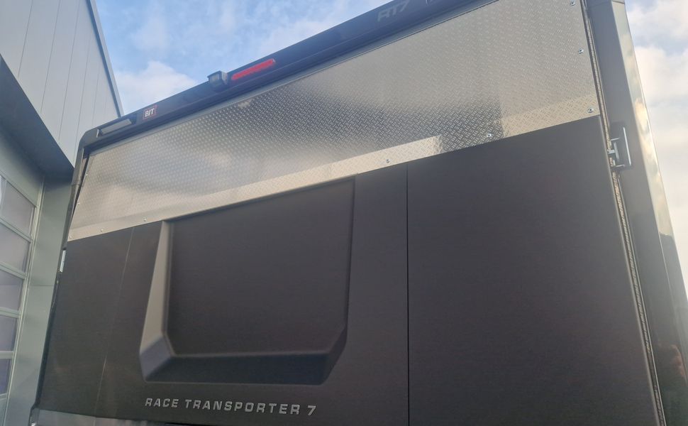 BJT Race Transporter 7 397-6023-35-3-10-B 600x228cm Premium Stauraum Kamera RR 230V Tridem 3500kg