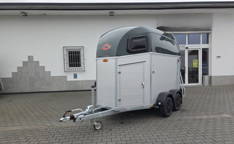 Champion Esprit C Haube green Sattelkammer Trittschutz 100km/H 2400kg