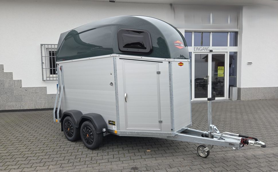 Champion Esprit C Haube green Sattelkammer Trittschutz 100km/H 2400kg