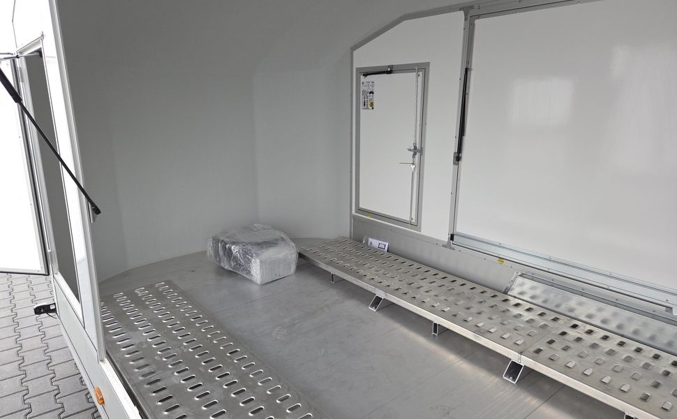 Cargo Roadster 1000 480x200x206cm Poly weiß Seitenklappen & Tür ASR Car Pullman 100km/H 3500kg
