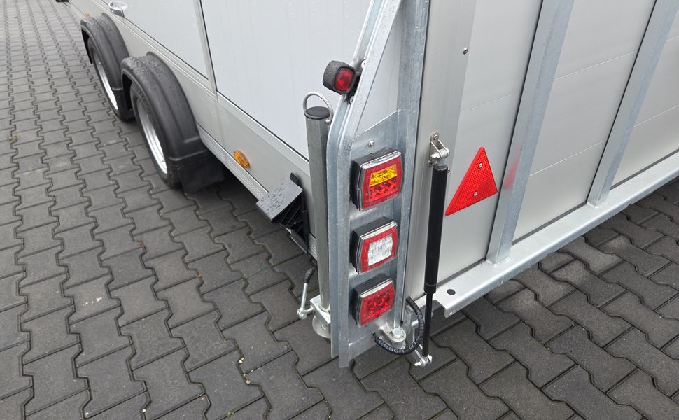 Cargo Roadster 1000 480x200x206cm Poly weiß Seitenklappen & Tür ASR Car Pullman 100km/H 3500kg