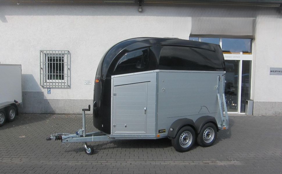 Pferdeanhänger Böckmann Champion R Sattelkammer blackline 2400kg CFF+ 100 km/H Modell 25