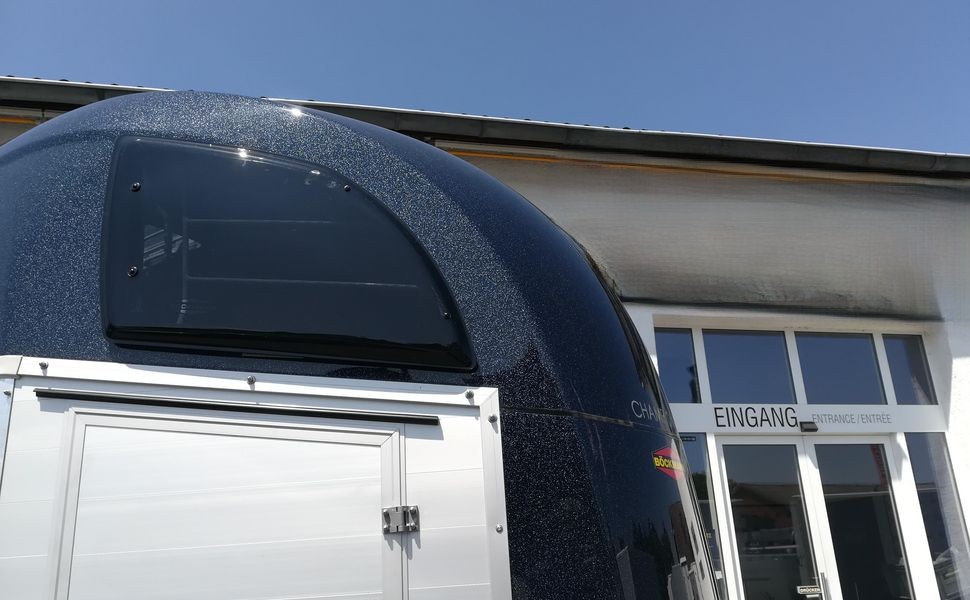 Pferdeanhänger Böckmann Champion R Sattelkammer blueline 2400kg CFF+ 100 km/h Modell 2025