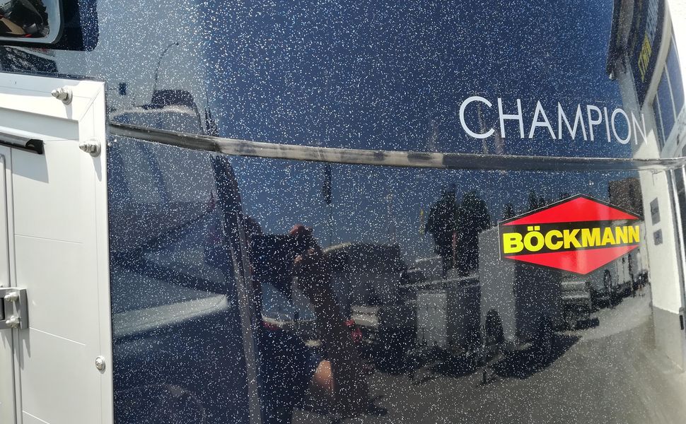 Pferdeanhänger Böckmann Champion R Sattelkammer blueline 2400kg CFF+ 100 km/h Modell 2025