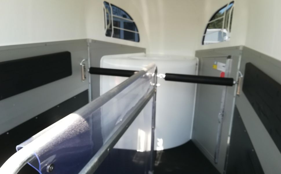 Pferdeanhänger Böckmann Champion R Sattelkammer blueline 2400kg CFF+ 100 km/h Modell 2025