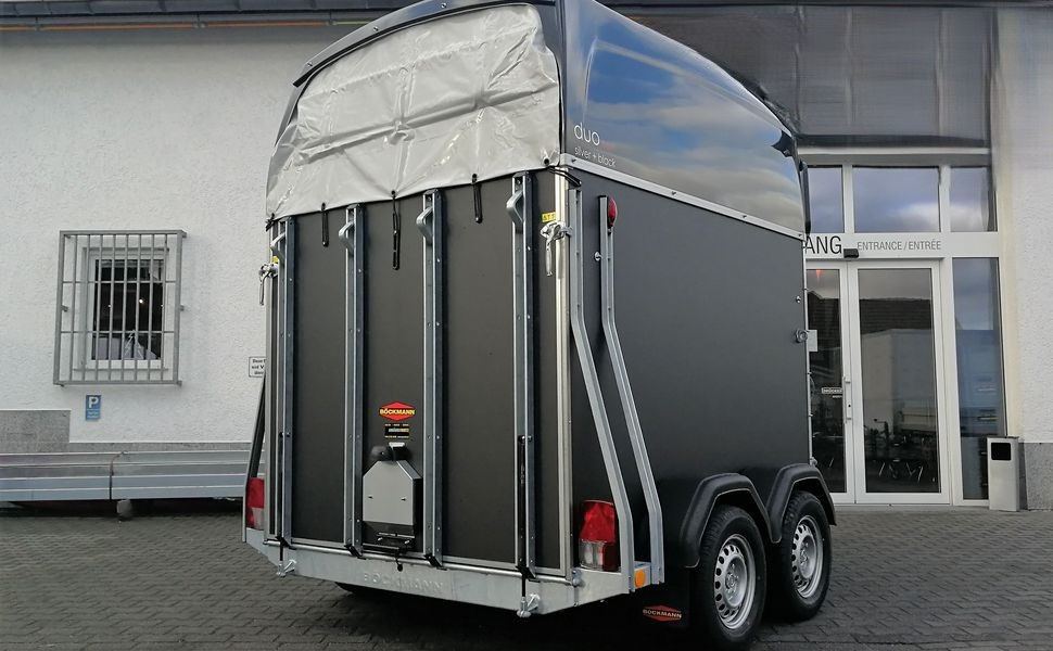 Pferdeanhänger Böckmann DUO Esprit silver black Haube schwarz 2400kg Modell 2026