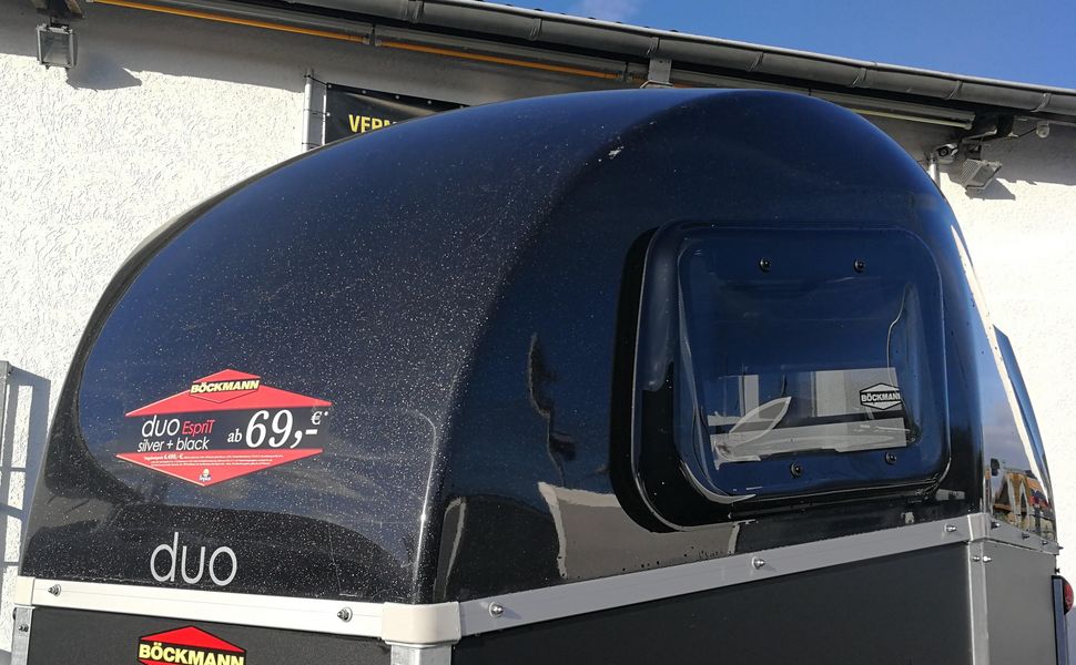 Pferdeanhänger Böckmann DUO Esprit silver black Sattelkammer Trittschutz Pack 2400kg 100km/H 2026