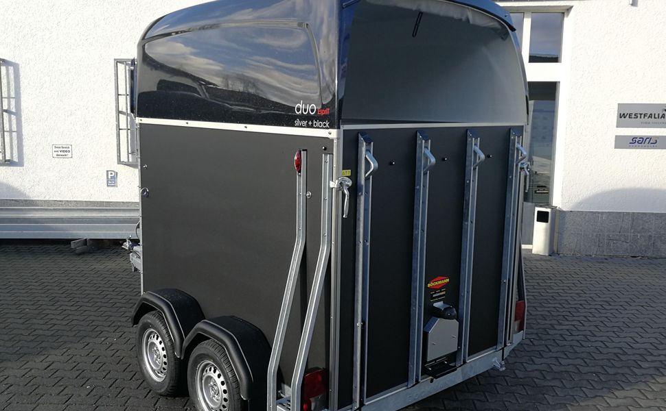 Pferdeanhänger Böckmann DUO Esprit silver black Sattelkammer Trittschutz Pack 2400kg 100km/H 2026