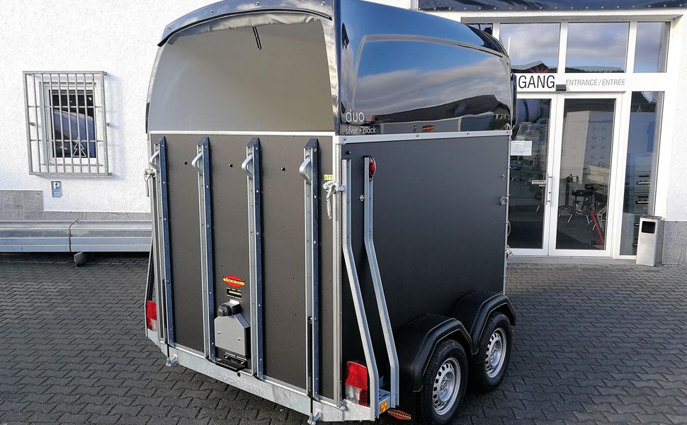 Pferdeanhänger Böckmann DUO Esprit silver black Sattelkammer Trittschutz Pack 2400kg 100km/H 2026