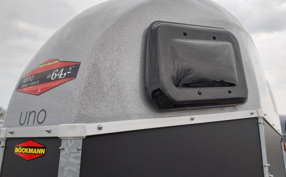 Pferdeanhänger Böckmann UNO Esprit silver & black Haube silbern 1600kg Modell 2023