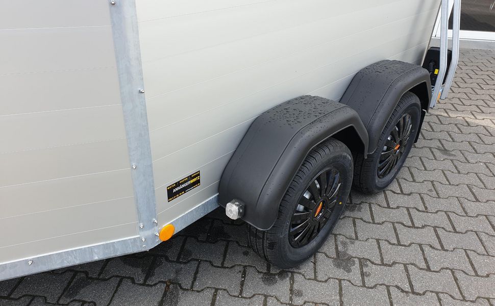 Pferdeanhänger Böckmann Champion Esprit C silver black Haube silver 2400kg