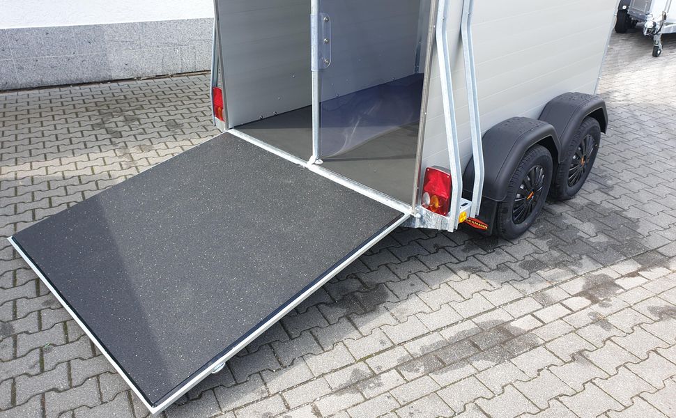 Pferdeanhänger Böckmann Champion Esprit C silver black Haube silver 2400kg