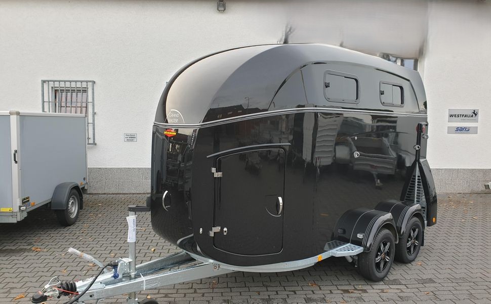 Böckmann Pferdeanhänger Grand Master SKA black Kamera Alufelgen WCF 100km/H 2700kg Modell 2024