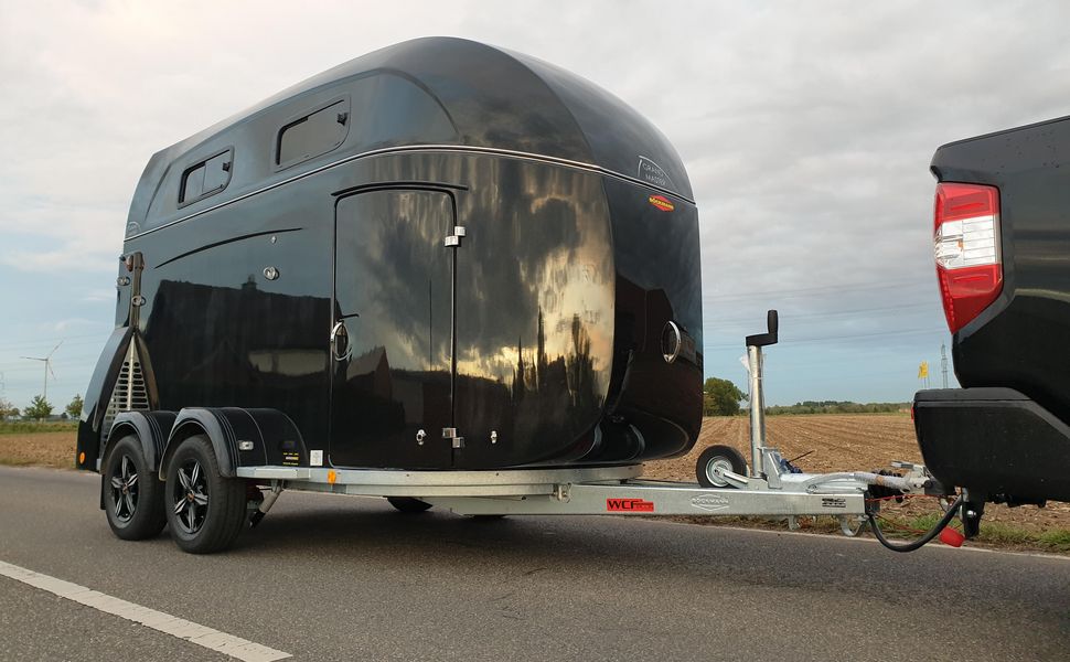 Böckmann Pferdeanhänger Grand Master SKA black Kamera Alufelgen WCF 100km/H 2700kg Modell 2024