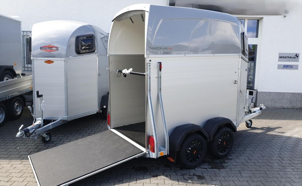 Pferdeanhänger Böckmann Champion UNO Esprit silver black Haube silber 1600kg