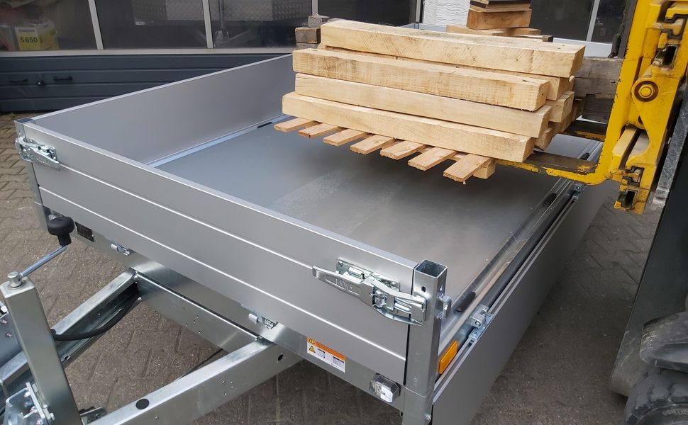 Saris Kipper K1 276 150 2700 2 276x150x30cm silver Handpumpe 13″ (S) 2700kg Mai Aktion