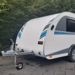 Mini Camper Mini Tommy TMC25.01H 252x140x121cm aero Küche 12V/230V 100km/H 750kg gebremst Modell 26