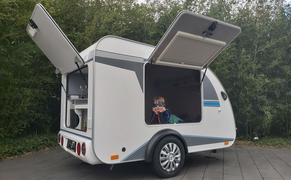 Mini Camper Mini Tommy TMC25.01H 252x140x121cm aero Küche 12V/230V 100km/H 750kg gebremst Modell 26