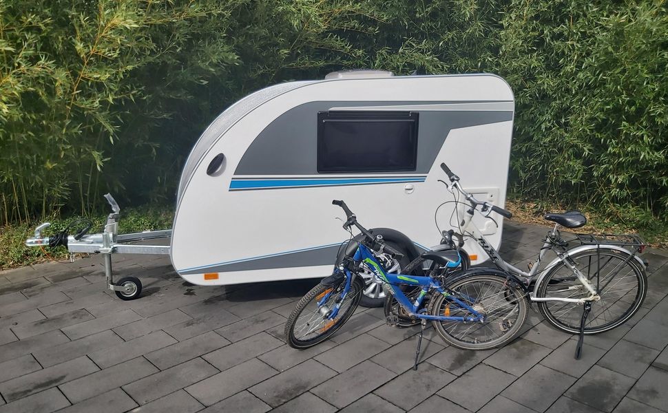 Mini Camper Mini Tommy TMC25.01H 252x140x121cm aero Küche 12V/230V 100km/H 750kg gebremst Modell 26