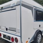 Mini Camper Mini Tommy TMC25.01H 252x140x121cm aero Küche 12V/230V 100km/H 750kg gebremst Modell 26