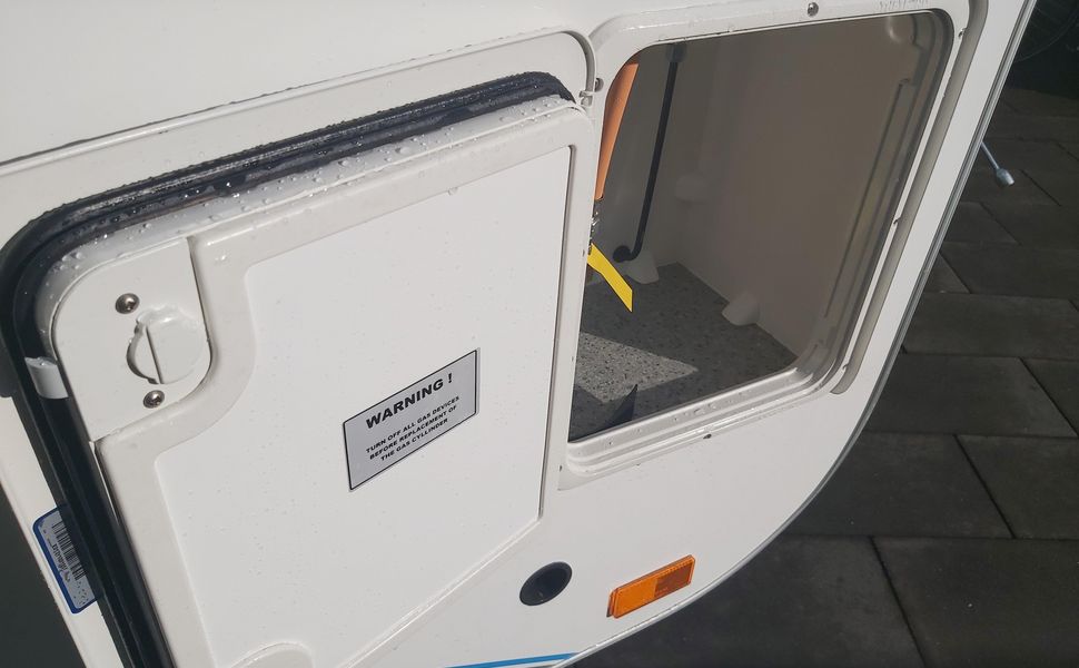 Mini Camper Mini Tommy TMC25.01H 252x140x121cm aero Küche 12V/230V 100km/H 750kg gebremst Modell 26